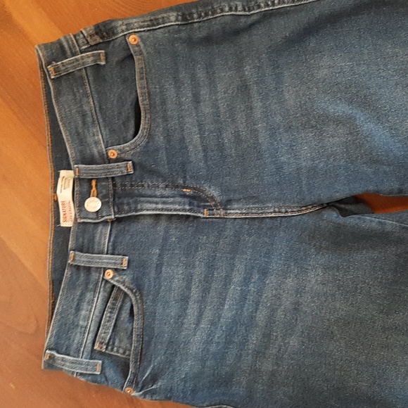 SIGNATURE by LEVI STRAUSS "Heritage BOYFRIEND" Dark Wash, Cuffed, Cropped Jeans - Picture 2 of 9